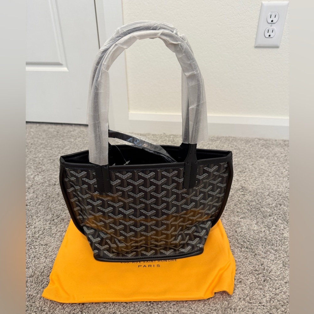 INSPIRED GYard tote black and brown.